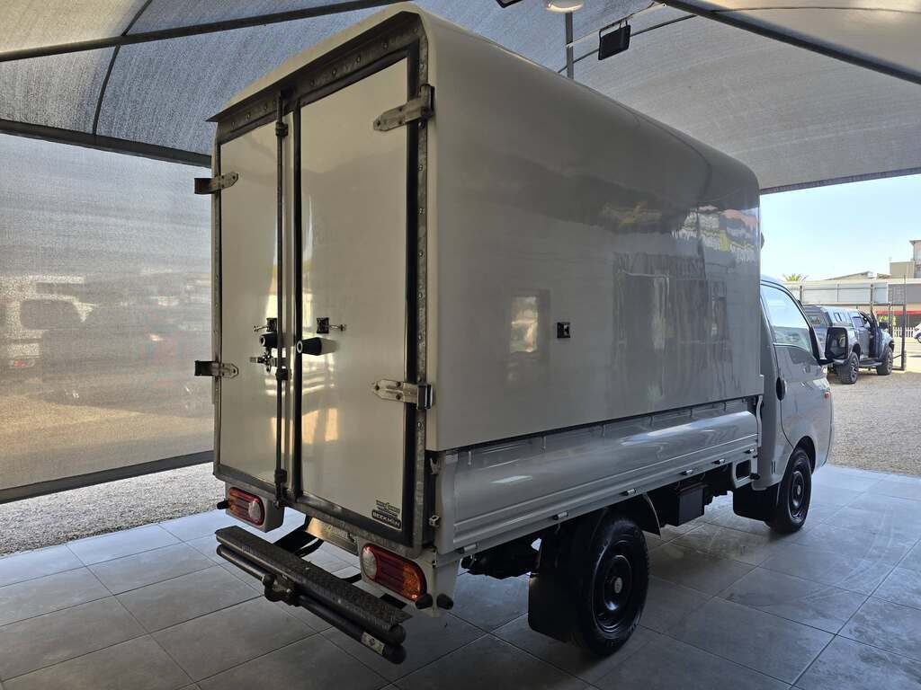 2022 HYUNDAI H100 2.6D F/C C/C