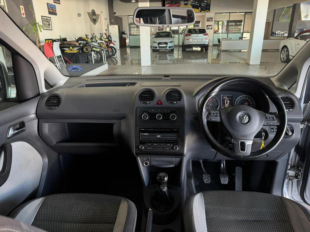 2015 VOLKSWAGEN CADDY CROSS 2.0 TDi (81KW)