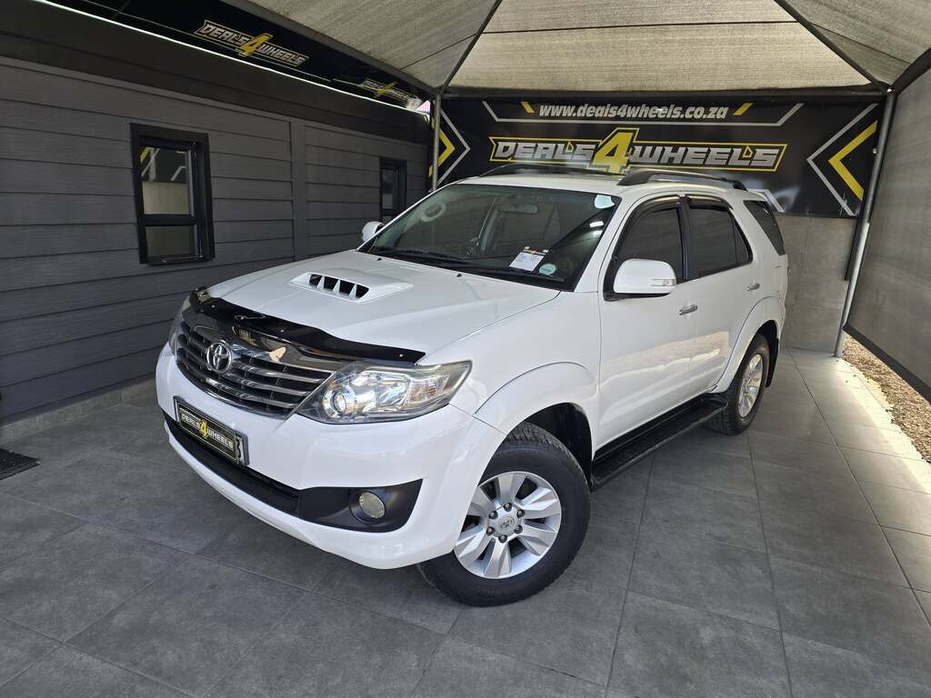 2014 TOYOTA FORTUNER 2.5D-4D RB A/T
