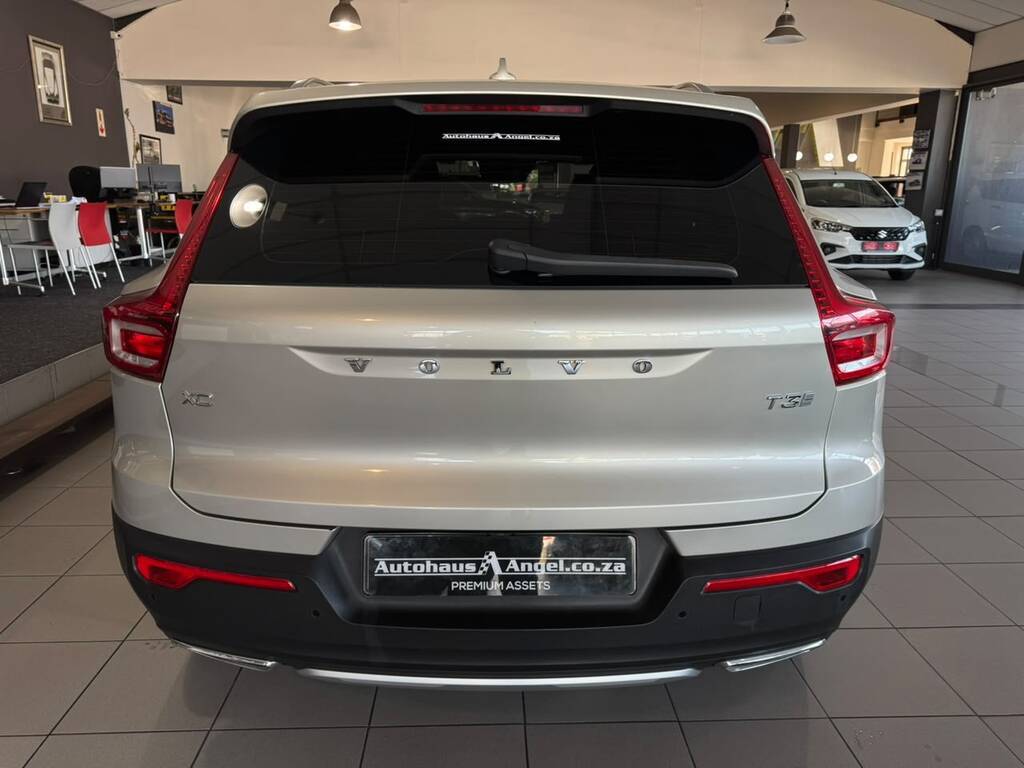 2019 VOLVO XC40 T3 INSCRIPTION