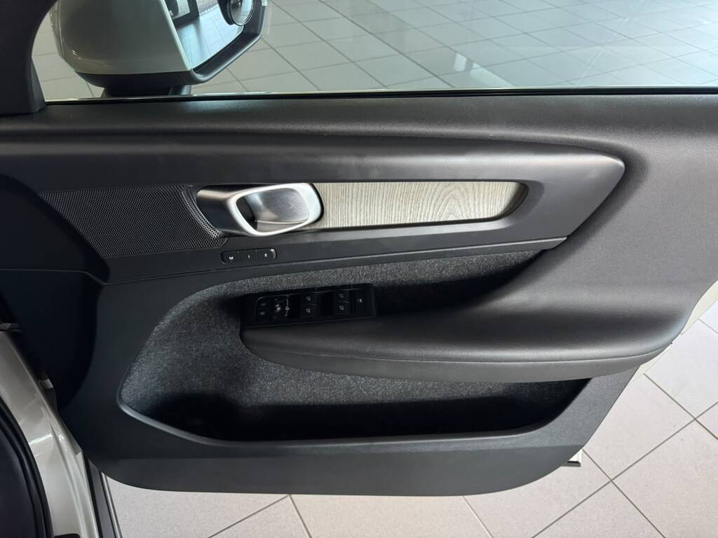2019 VOLVO XC40 T3 INSCRIPTION