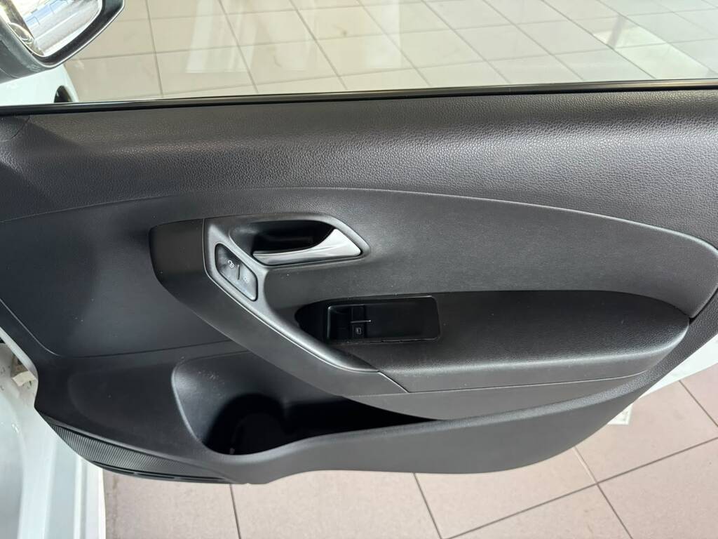2018 VOLKSWAGEN POLO VIVO 1.4 TRENDLINE (5DR)