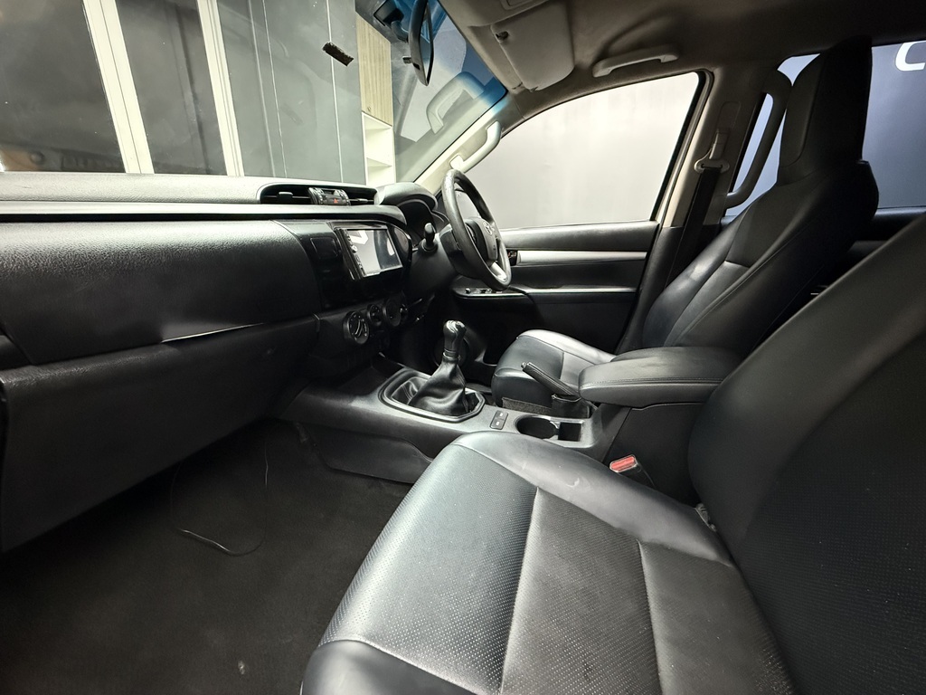 2021 TOYOTA HILUX 2.4 GD-6 SR 4X4 P/U D/C