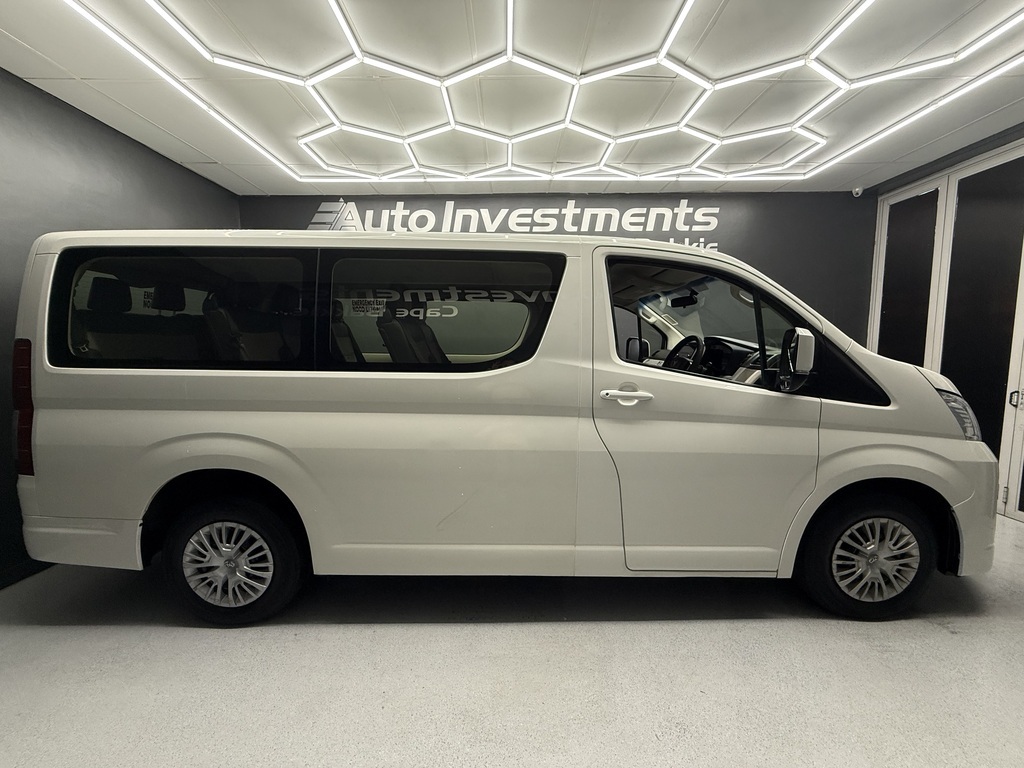 2020 TOYOTA QUANTUM 2.8 GL 11 SEAT