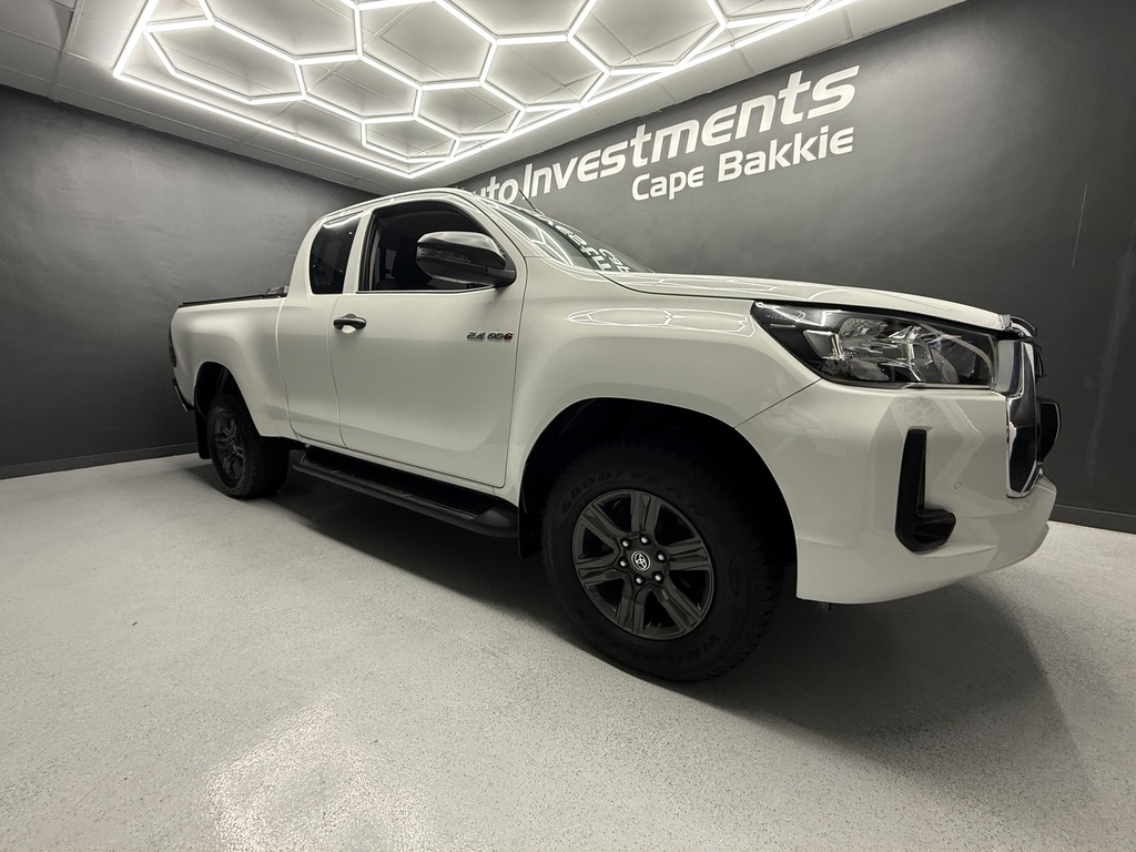 2022 TOYOTA HILUX 2.4 GD-6 RB RAIDER P/U E/CAB