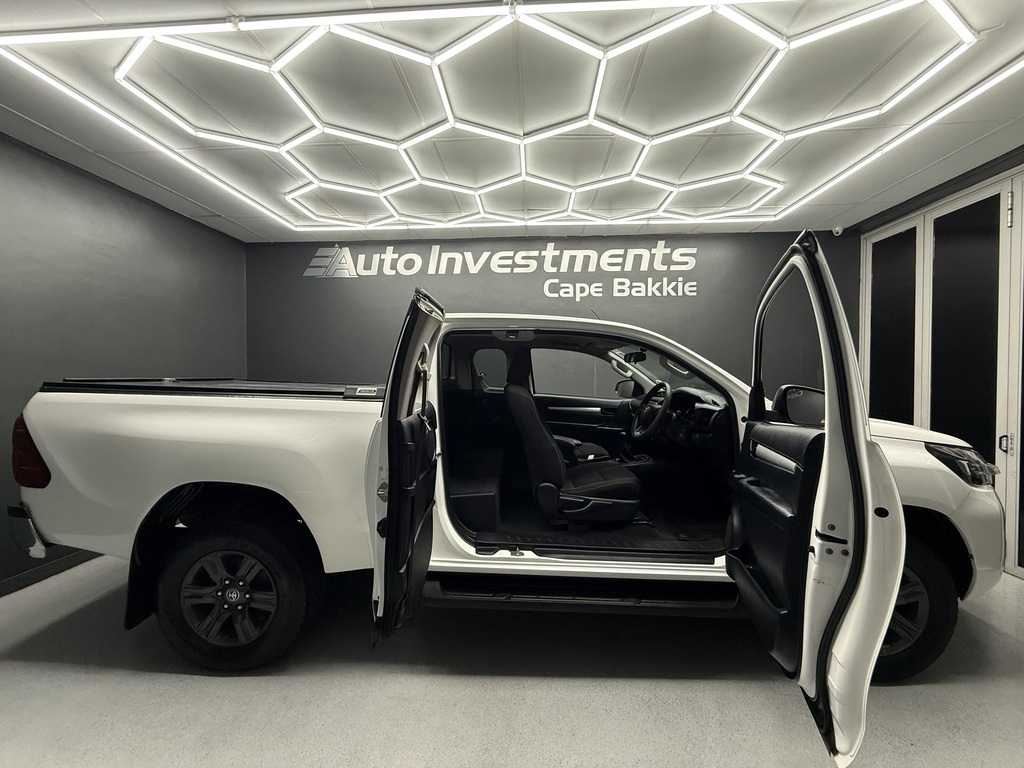 2022 TOYOTA HILUX 2.4 GD-6 RB RAIDER P/U E/CAB