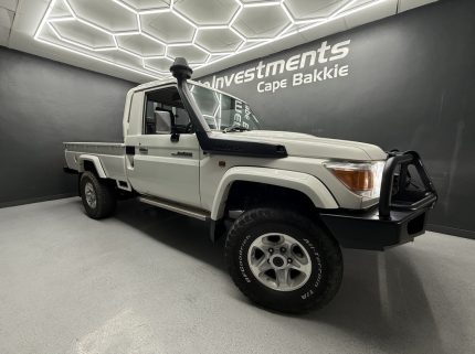 TOYOTA LAND CRUISER PICK UP