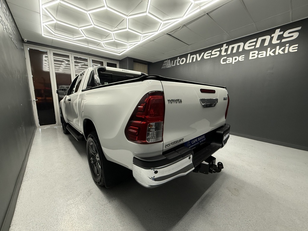 2023 TOYOTA HILUX 2.4 GD-6 RB RAIDER A/T P/U E/CAB